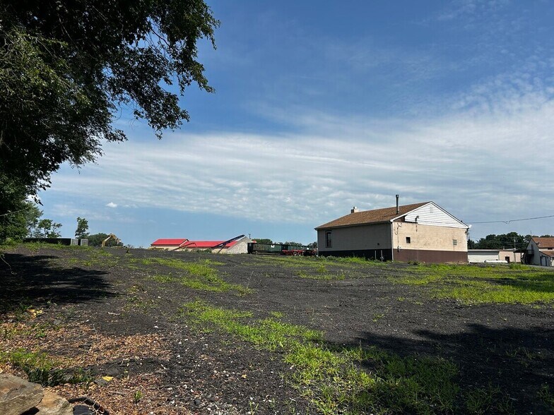 More Photos Of 2705 Old Rodgers Rd, Bristol Land For Lease