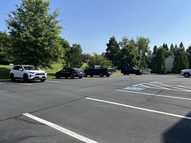 More Photos Of 115 The Plains Rd, Middleburg Office For Lease