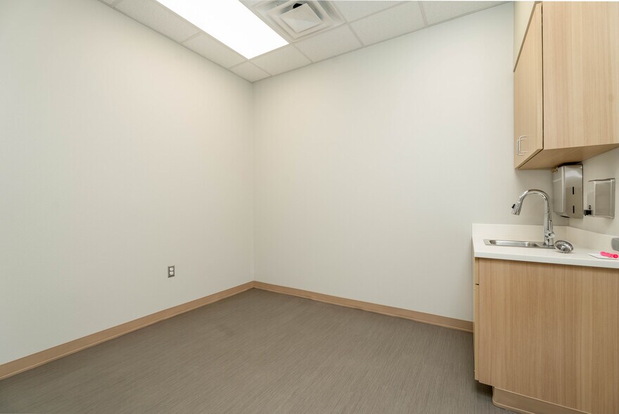 More Photos Of 2232 Indiana Ave, Lubbock Medical For Lease