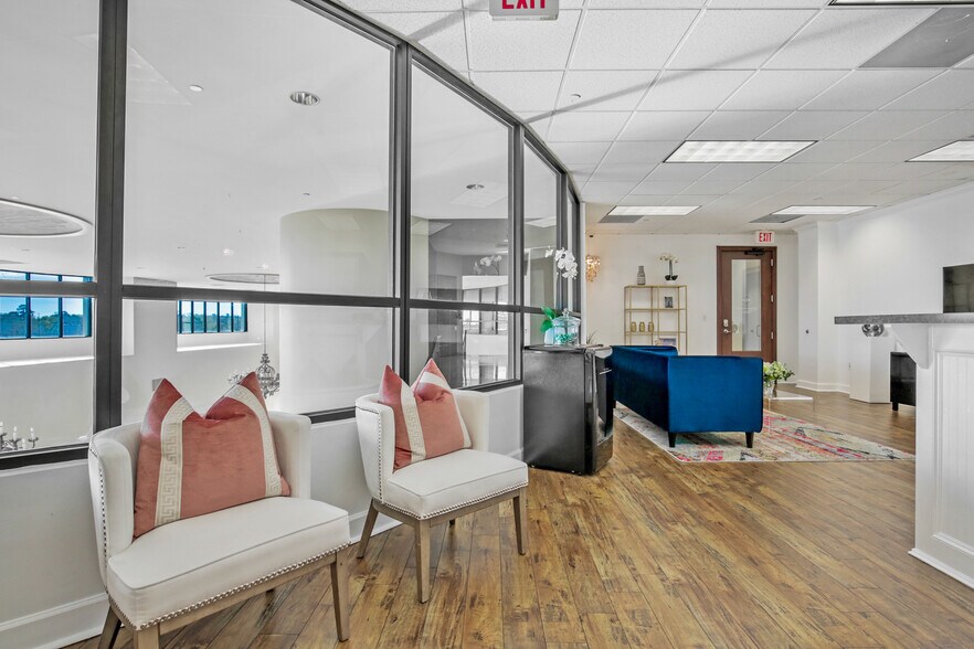 More Photos Of 19073 Interstate 45 S, Conroe General Retail For Lease