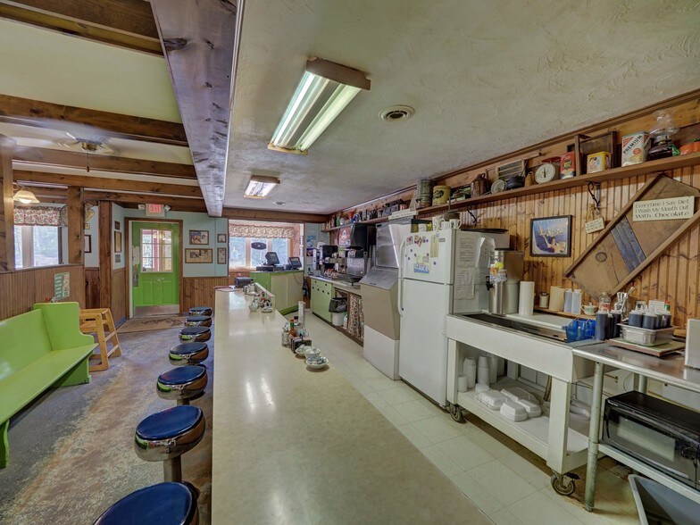 More Photos Of 10945 SE M-72 Hwy, Kalkaska Restaurant For Sale