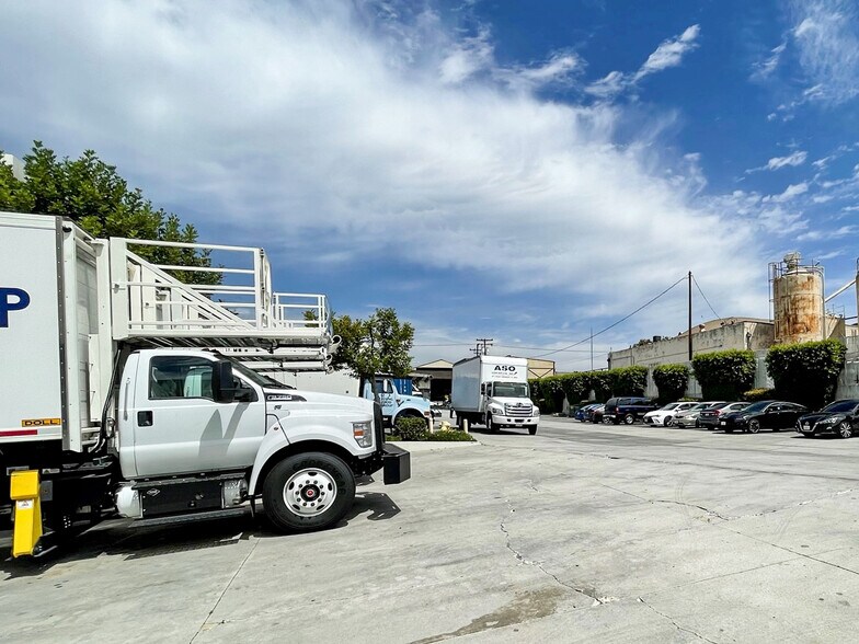 More Photos Of 241-317 E Redondo Beach Blvd, Gardena Unknown For Lease