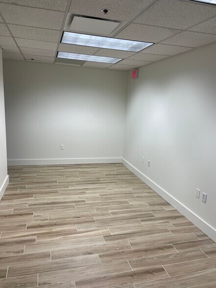 More Photos Of 1810 S Macdill Ave, Tampa Medical For Lease