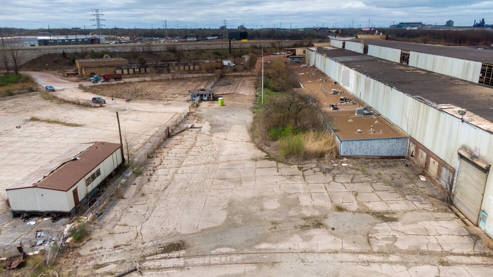 More Photos Of 2800 E Dunes Hwy, Gary Warehouse For Lease