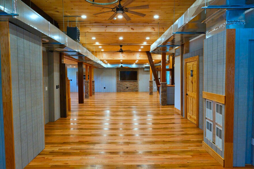 More Photos Of 5984 W South Range Rd, Salem Service For Sale