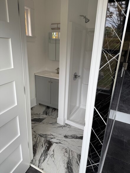 More Photos Of 80 Jefferson St, Monticello Office Residential For Sale