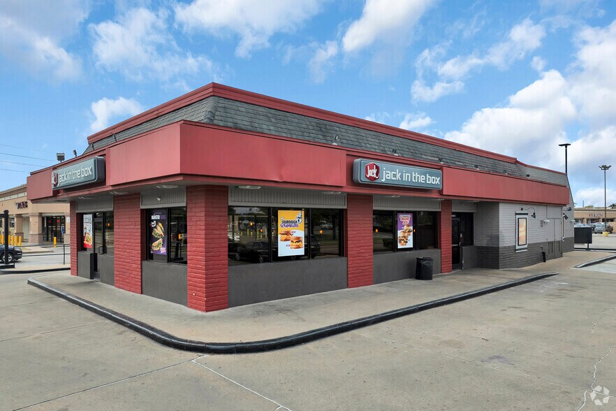 More Photos Of 8705 W Bellfort Ave, Houston Storefront For Lease