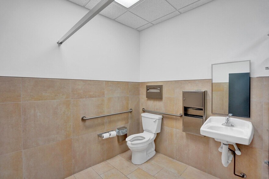 More Photos Of 15620 SW 29th St, Miramar Medical For Sale