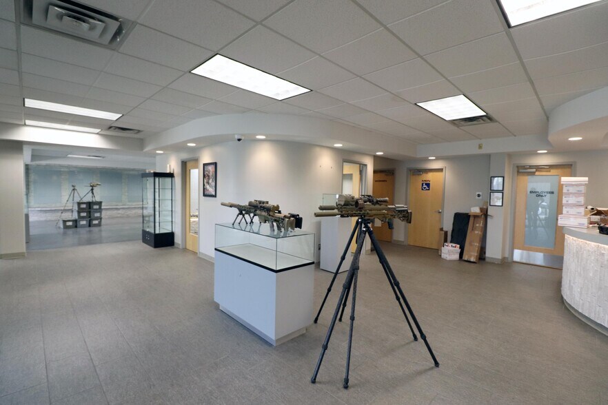 More Photos Of 4121 S 72nd Ave, Tulsa Service For Sale