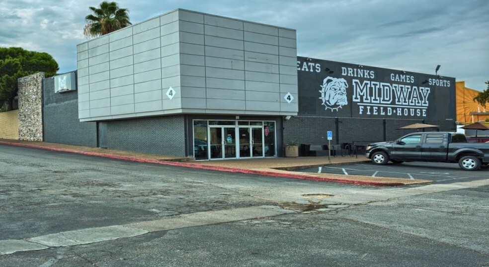 More Photos Of 2015 E Riverside Dr, Austin Unknown For Lease