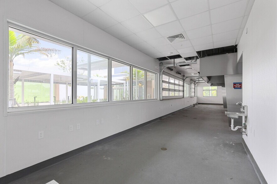 More Photos Of 3601 Bonita Beach Rd, Bonita Springs General Retail For Sale