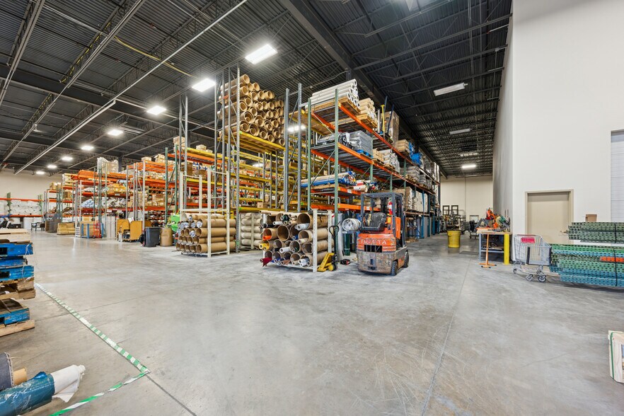 More Photos Of 7624 Boone Ave N, Brooklyn Park Manufacturing For Sale