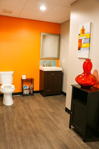 More Photos Of 3007 W Cypress St, Tampa General Retail For Sale