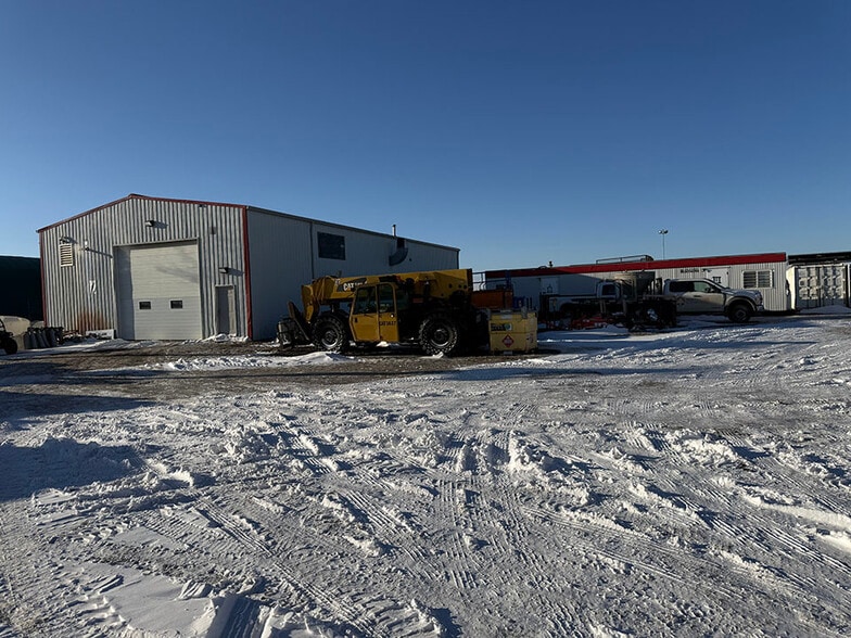 More Photos Of 8459 23rd Ave NE, Calgary Warehouse For Lease