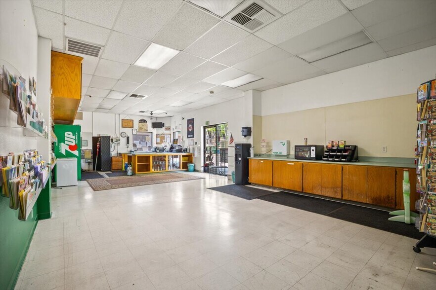 More Photos Of 1625 Mangrove Ave, Chico General Retail For Sale
