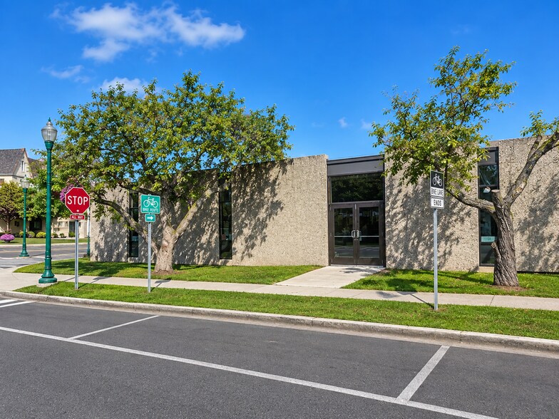 More Photos Of 25 Dill St, Auburn Office For Lease