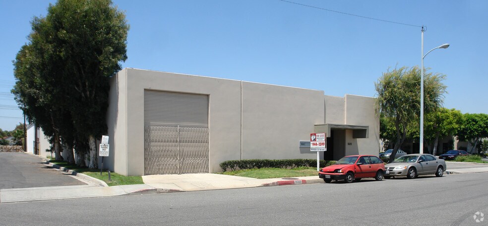 More Photos Of 15323 Texaco Ave, Paramount Warehouse For Lease
