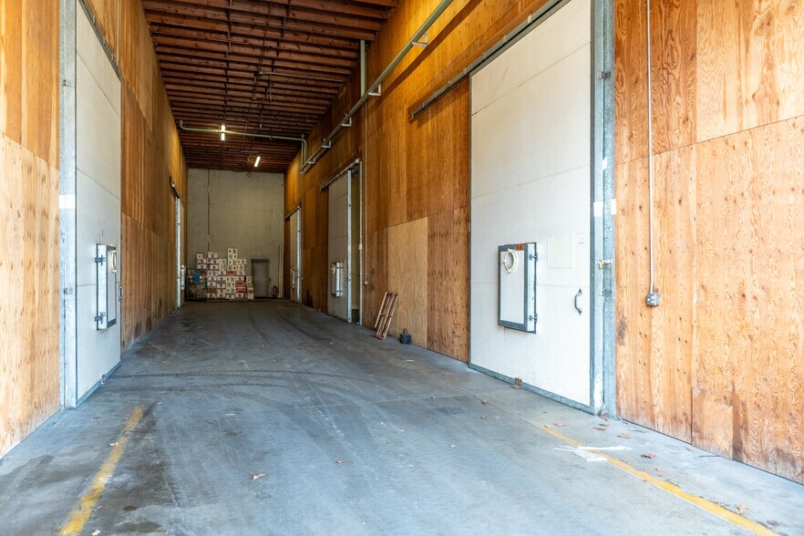 More Photos Of 135 Wapato Way, Manson Warehouse For Sale