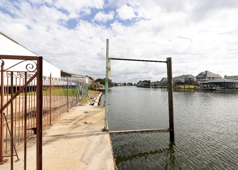 More Photos Of 4824 Pontchartrain Dr, Slidell Light Manufacturing For Sale