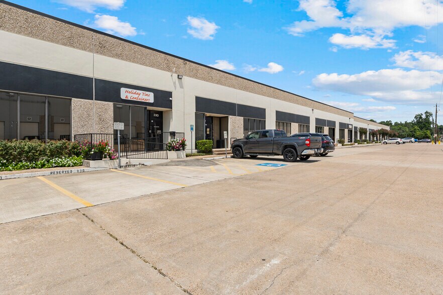 More Photos Of 4025 Willowbend Blvd, Houston Unknown For Lease