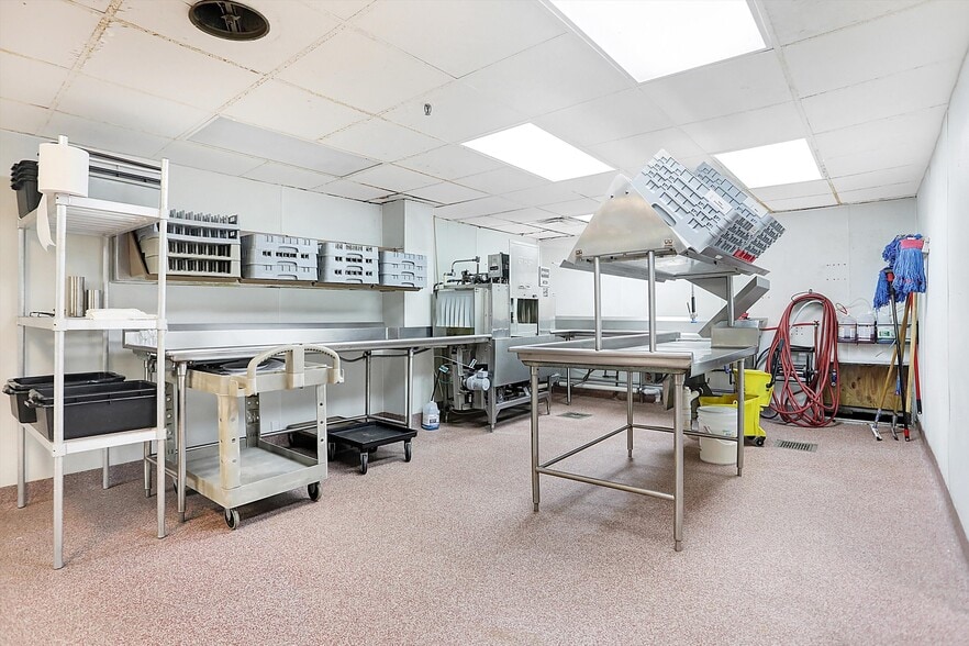 More Photos Of 35 S Main St, Batesville Warehouse For Sale