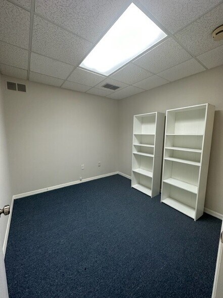 More Photos Of 5500 Bee Ridge Rd, Sarasota Medical For Lease