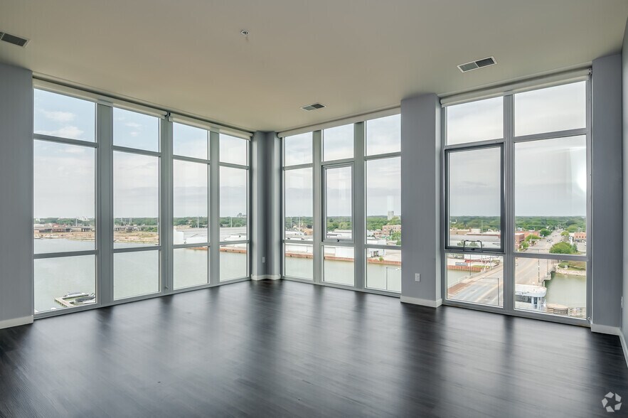 More Photos Of 115 E Walnut St, Green Bay Apartments For Lease