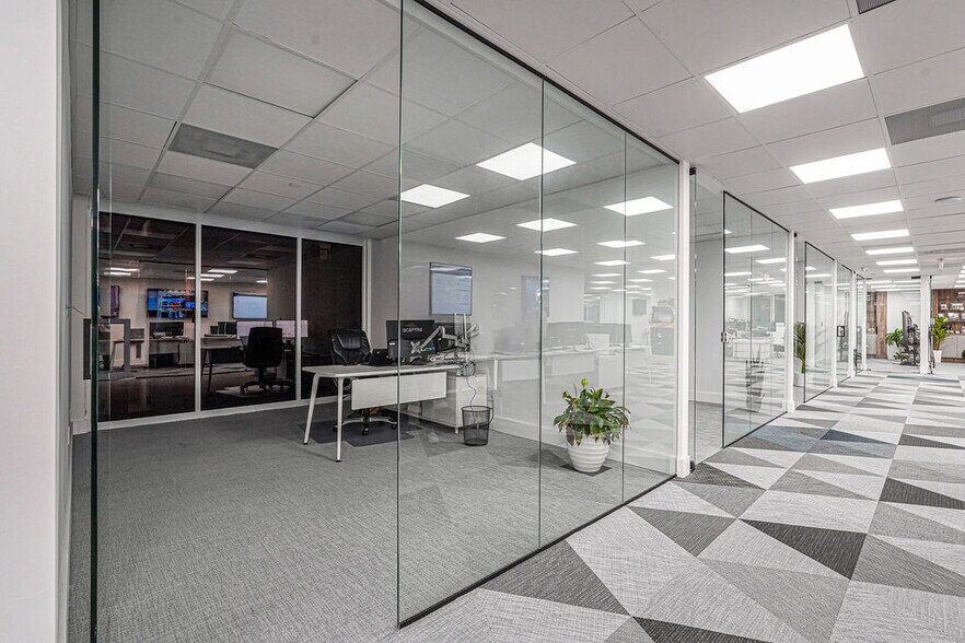 More Photos Of 1110 Brickell Ave, Miami Office For Sale