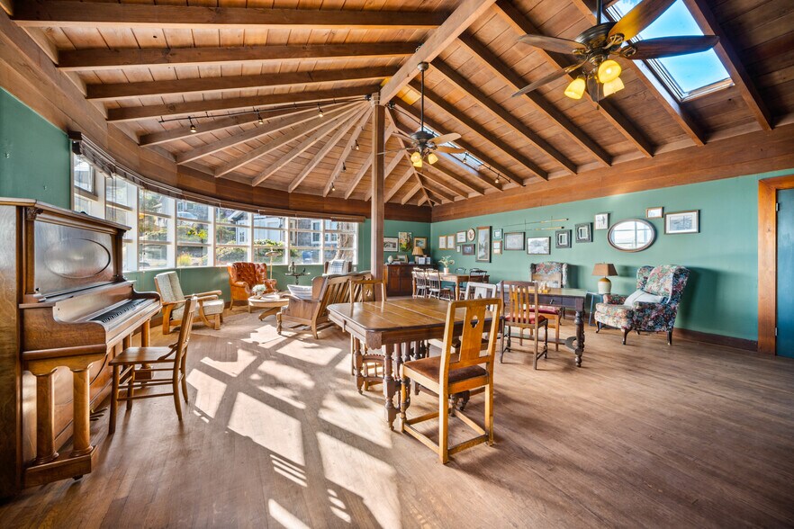 More Photos Of , Jenner Unknown For Sale