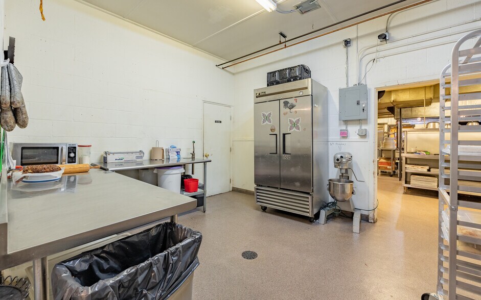 More Photos Of 1651 8th St, Cody Restaurant For Lease