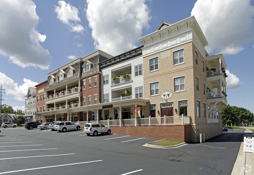 More Photos Of 601-637 Genesee St, Delafield General Retail For Lease