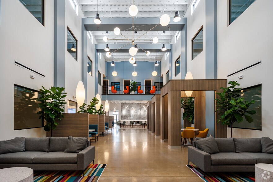 More Photos Of 4324 Mapleshade Ln, Plano Office For Lease