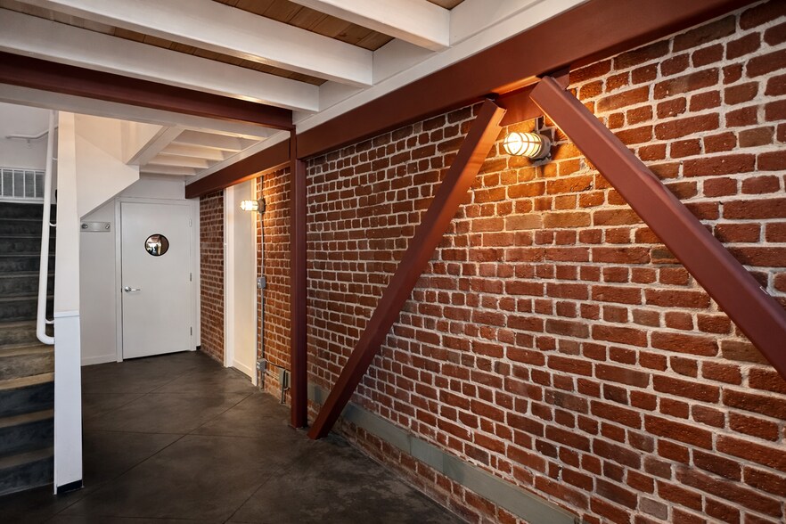 More Photos Of 4 Bank St, San Anselmo Flex For Lease