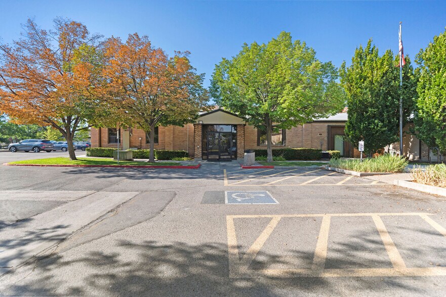 More Photos Of 1776 S West Temple, Salt Lake City Office For Lease