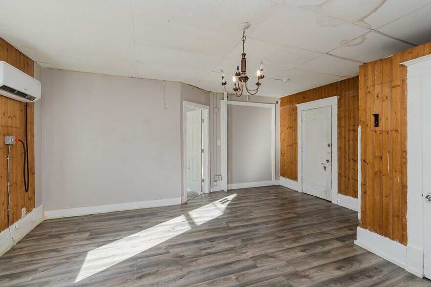 More Photos Of 638 N Broadway Ave, Wichita Multifamily For Sale