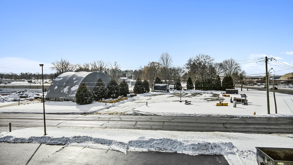 More Photos Of 387-391 Ella Grasso Tpke, Windsor Locks Auto Dealership For Sale