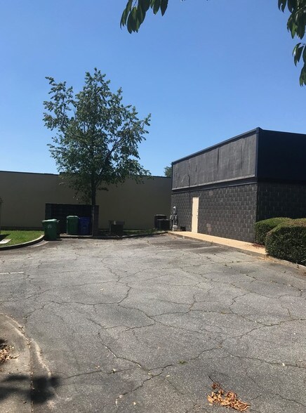 More Photos Of 1841 Norman Dr, Valdosta Office For Sale