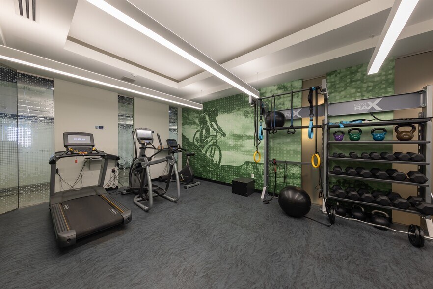 More Photos Of 25 E Scenic Pointe Dr, Draper Office For Lease