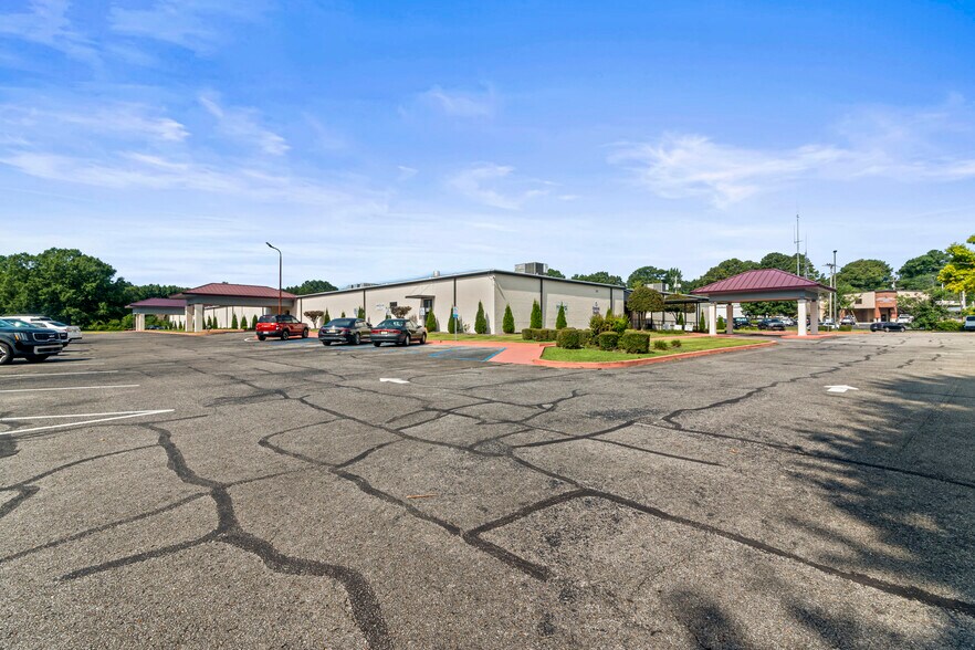 More Photos Of 1005 W Market St, Athens Healthcare For Sale
