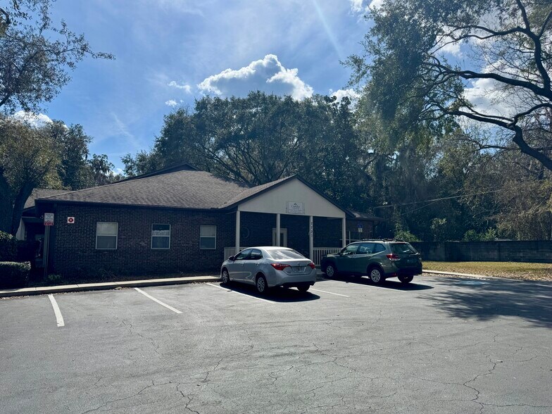 More Photos Of 7731 Newberry Rd, Gainesville Flex For Lease
