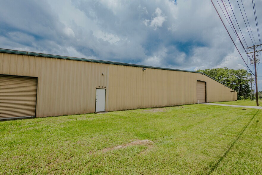 More Photos Of 1720 Metcalf Ave, Thomasville Warehouse For Lease