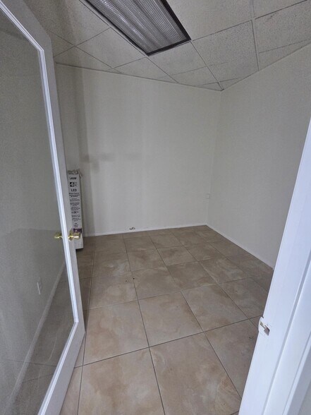 More Photos Of 44143-44147 20th St W, Lancaster Medical For Sale