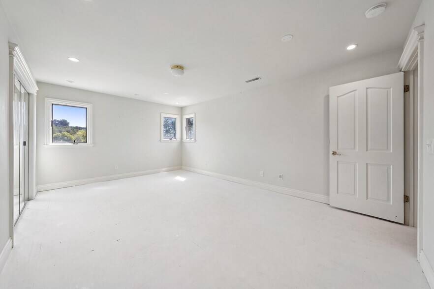 More Photos Of 5151 Wild Horse Valley Rd, Napa Apartments For Sale