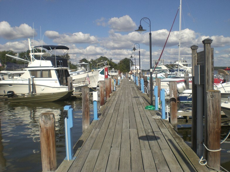 More Photos Of 23002 McKinleyville Rd, Rock Hall Marina For Sale