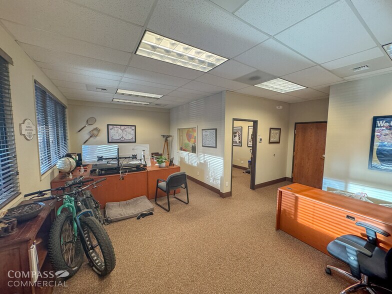 More Photos Of 497 SW Century Dr, Bend Office For Lease