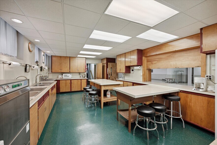 More Photos Of 725 Navarre Ave, Toledo Religious Facility For Sale