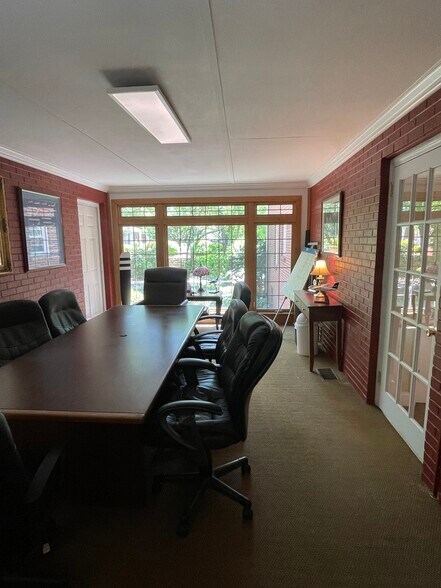 More Photos Of 2715 Reynolda Rd, Winston-Salem Office For Sale
