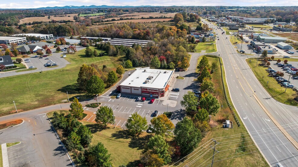 More Photos Of 14566 Forest Rd, Forest Drugstore For Sale