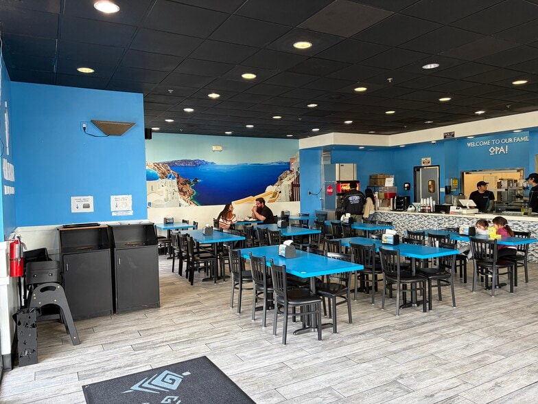 Primary Photo Of 1111-1191 S Victoria Ave, Oxnard General Retail For Lease