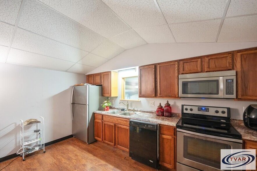 More Photos Of 9100 Highway 70, Cedar Grove Auto Repair For Sale